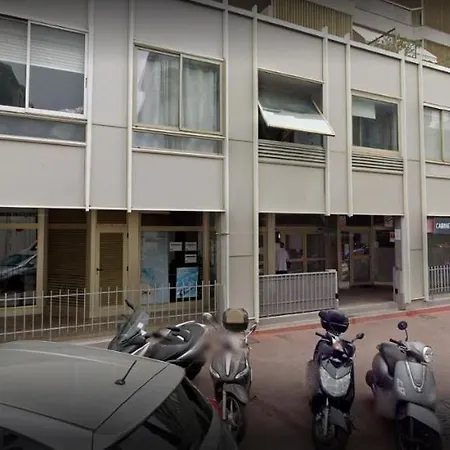 Elena Yourhosthelper