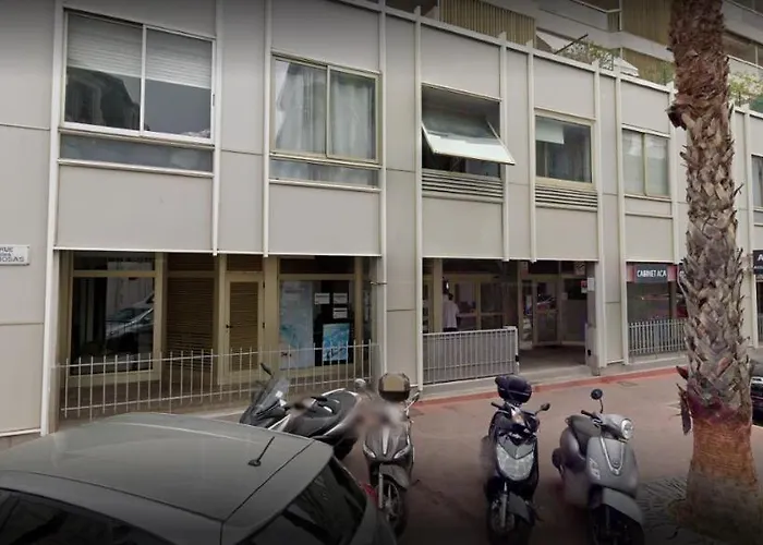 Elena Yourhosthelper