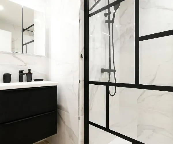 Elena Yourhosthelper קאן