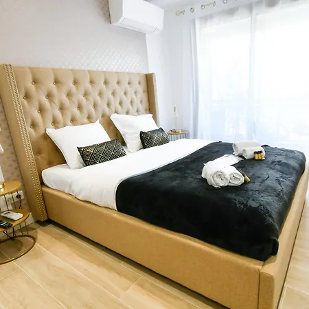 Elena Yourhosthelper * Cannes